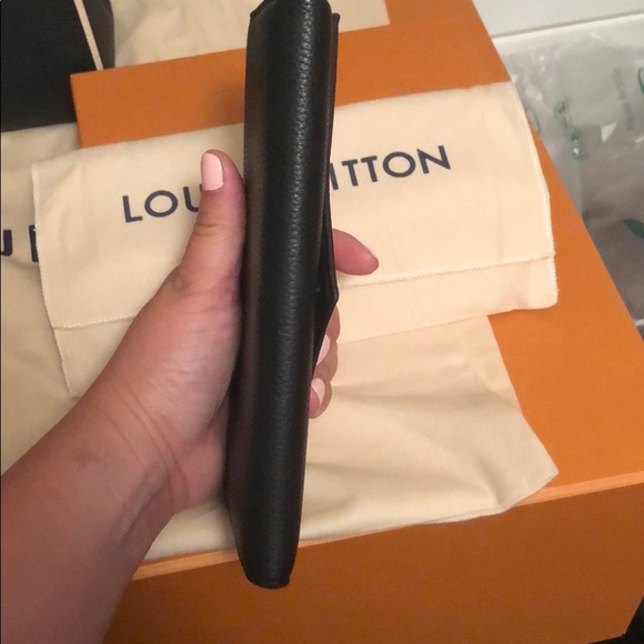 🖤✨LV Double V Black Satchel Wallet✨🖤 - Picture 3 of 12